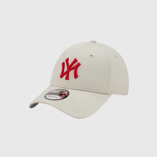 New Era 9Forty New York Yankees Essential Hat - Cream/Red